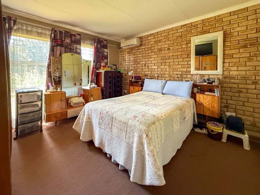 4 Bedroom Property for Sale in Wilgeboom A H North West